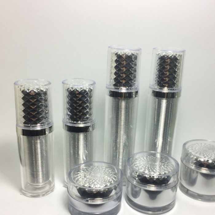 <strong>亚克力圆柱瓶</strong>